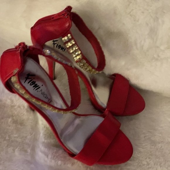 Fioni Night Red Bejeweled High Heels Size 8 - Picture 6 of 7